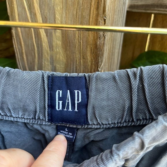 2 Pack GAP Gray/Blue Cargo Shorts with Relaxed Fit - Picture 2 of 7